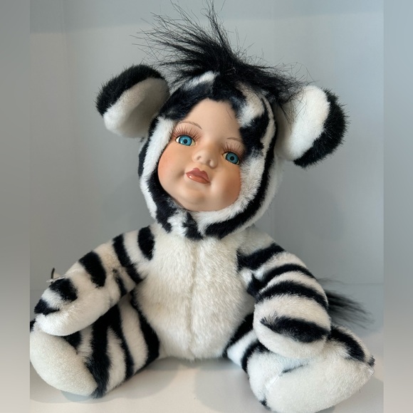 Show Stoppers Babes in the Wild Series presents “Stripes” the Zebra - Picture 1 of 6